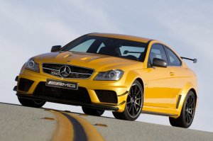 Обзор нового автомобиля Mercedes-Benz C63 AMG Black Series